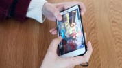 38位女明星赔睡价目表揭秘游戏“陪玩”行业 竞争加剧价格腰斩